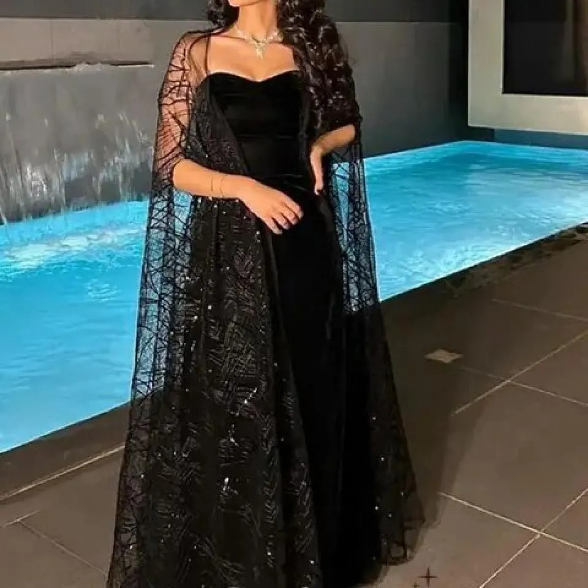 Abito in velluto nero Mantello nero Abito da ballo Abiti da sposa da sera in velluto Prom nero