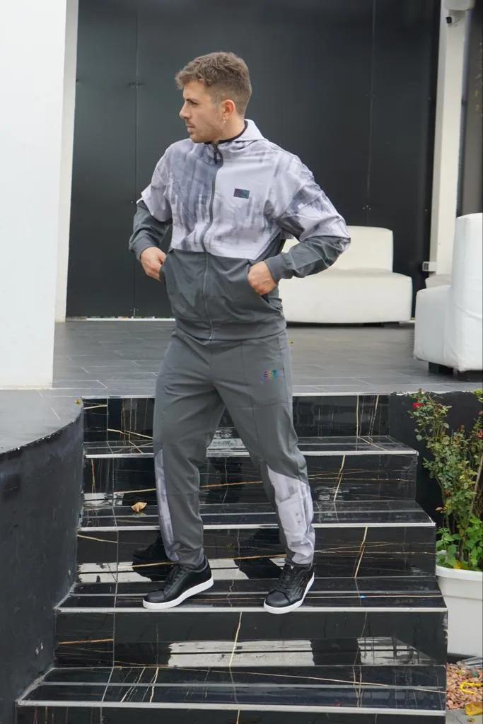 Armani Tuta