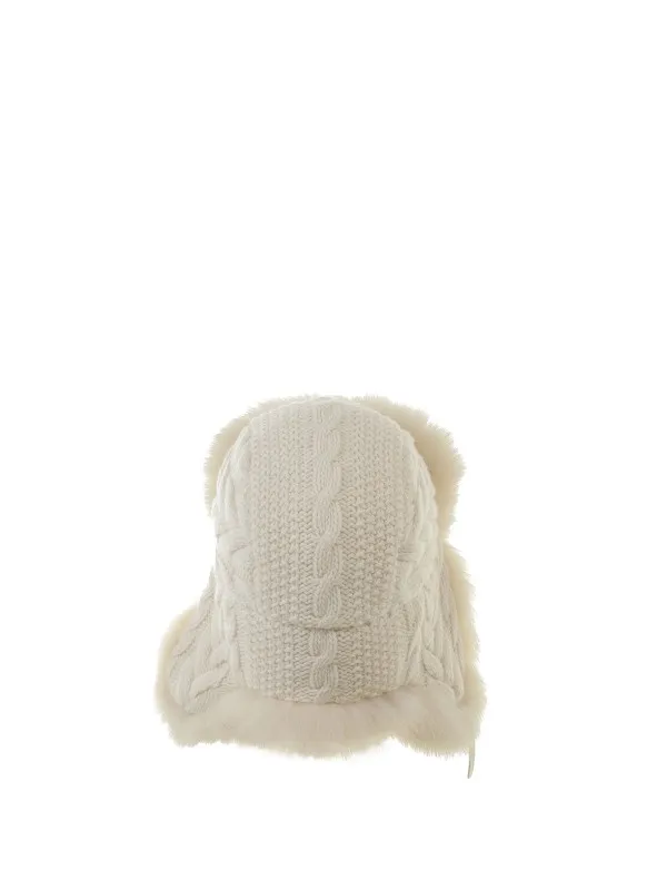 Aviator hat in pure cashmere with braids