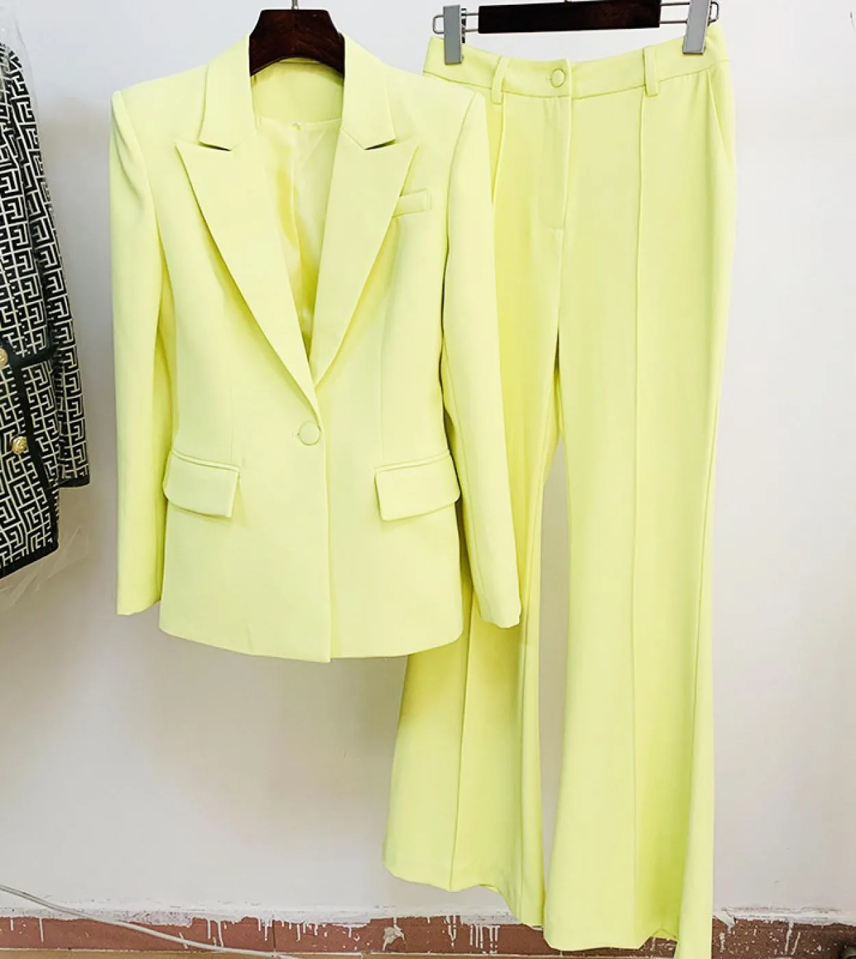 Blazer Pantaloni Completo da due pezzi Giallo brillante Ufficio Donna Donna Business Bottoni singoli Pantaloni svasati Pantaloni