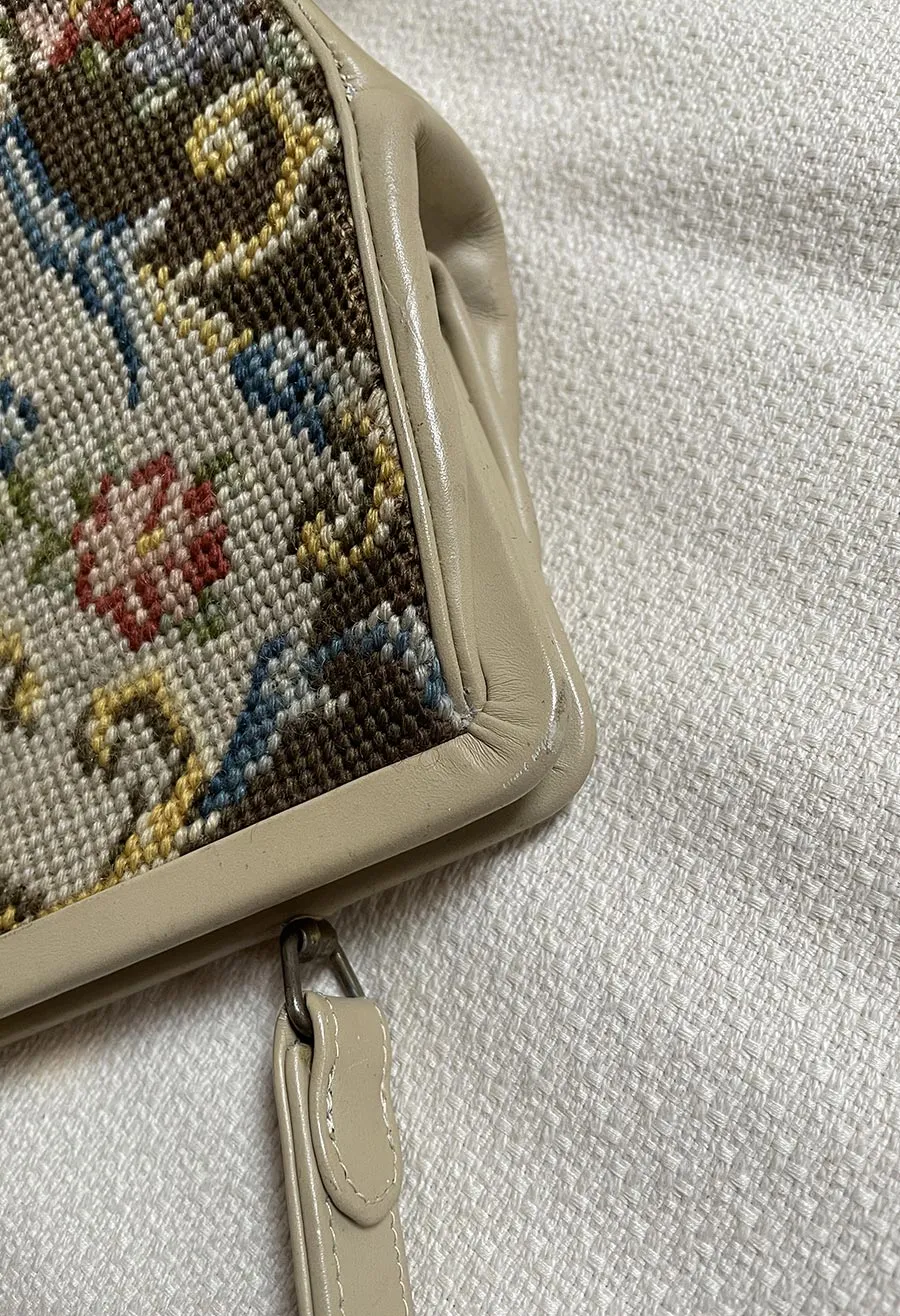 Borsa ricamata a punto croce vintage anni ’50
