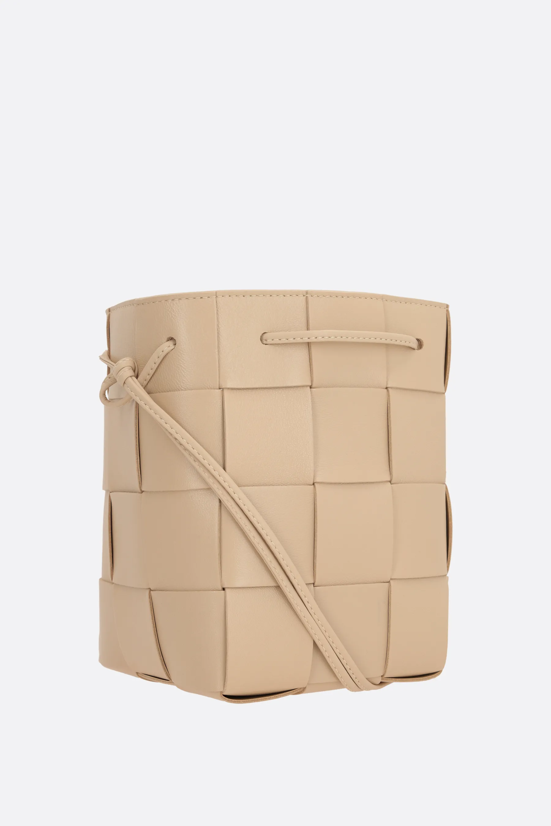  BOTTEGA VENETA borsa a secchiello Cassette small in Maxi Intrecciato nappa 