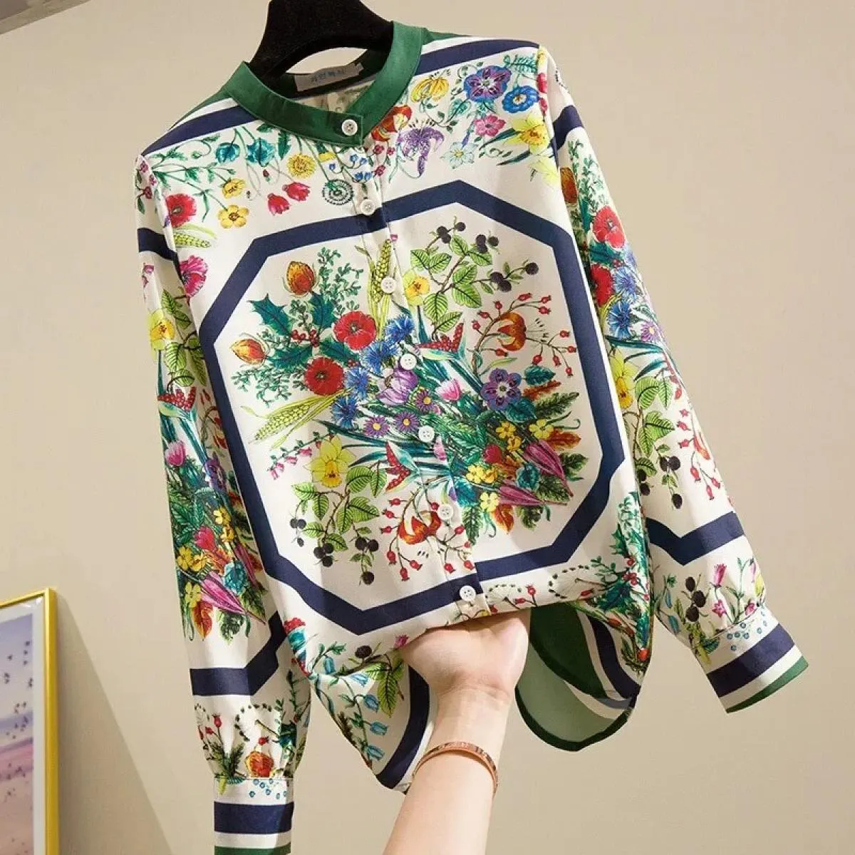 Camicia da spinning a colori retrò famosa famiglia tempesta di neve Camicia da donna con colletto rialzato floreale a maniche lu