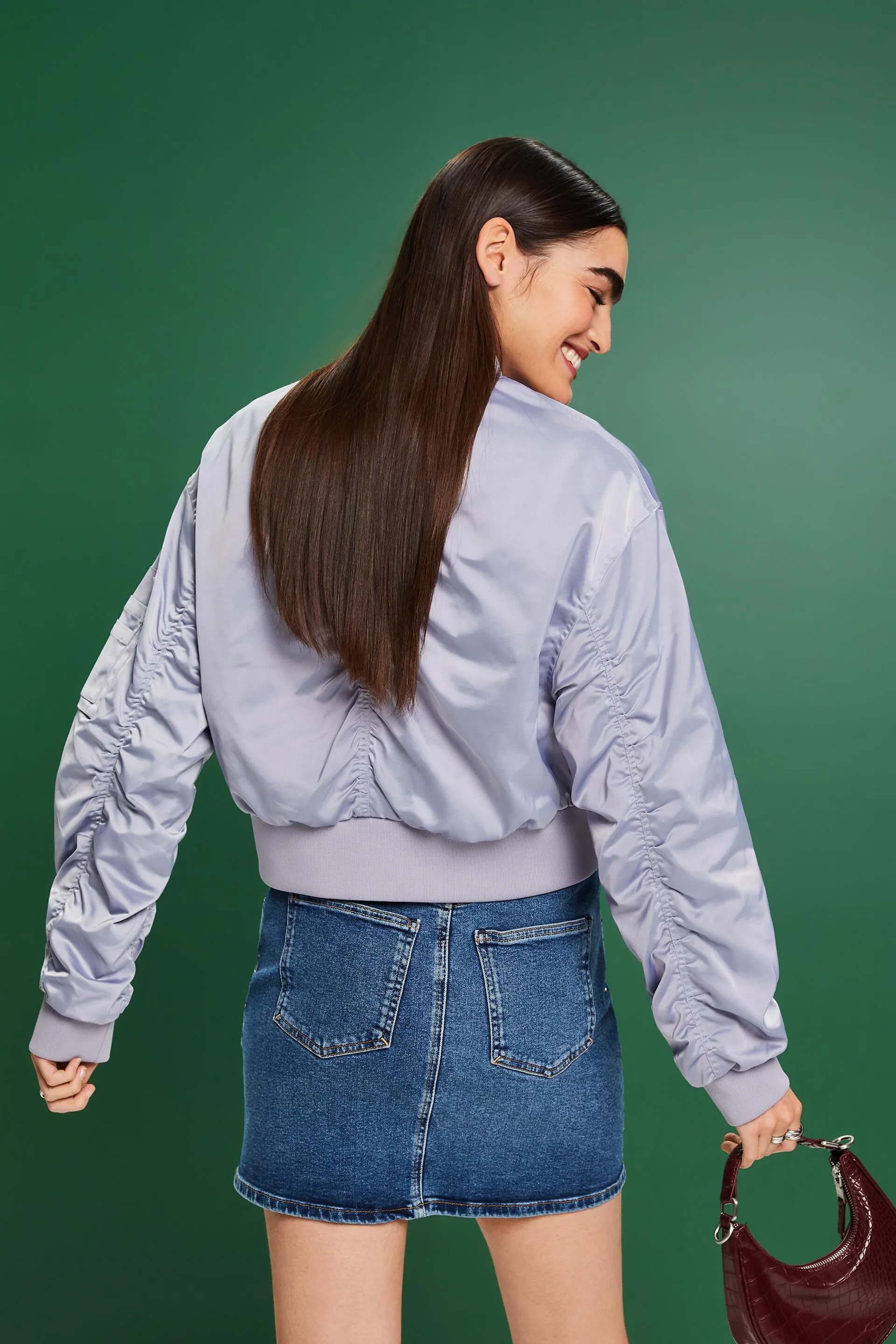 Giacca bomber cropped in raso