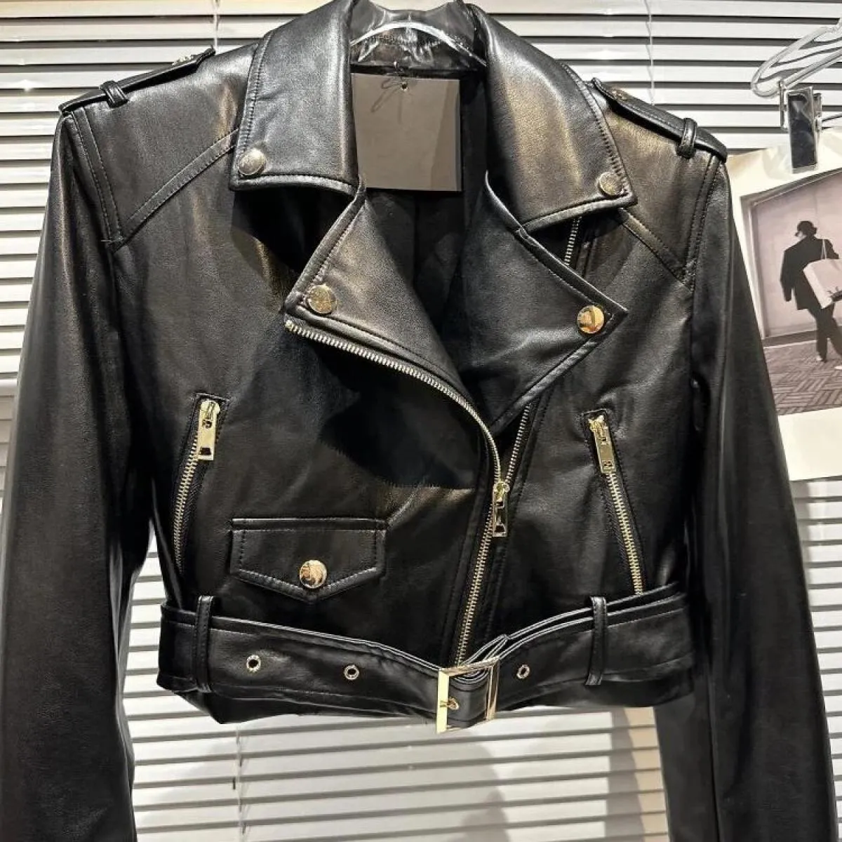 High Street 2023 Nuova giacca di design Giacca da donna con cerniera Design Giacca in pelle sintetica da motociclista in ecopell