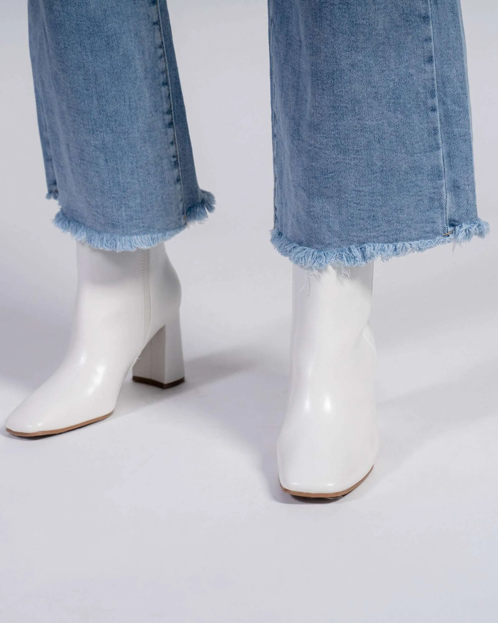 Jeans chiaro a palazzo