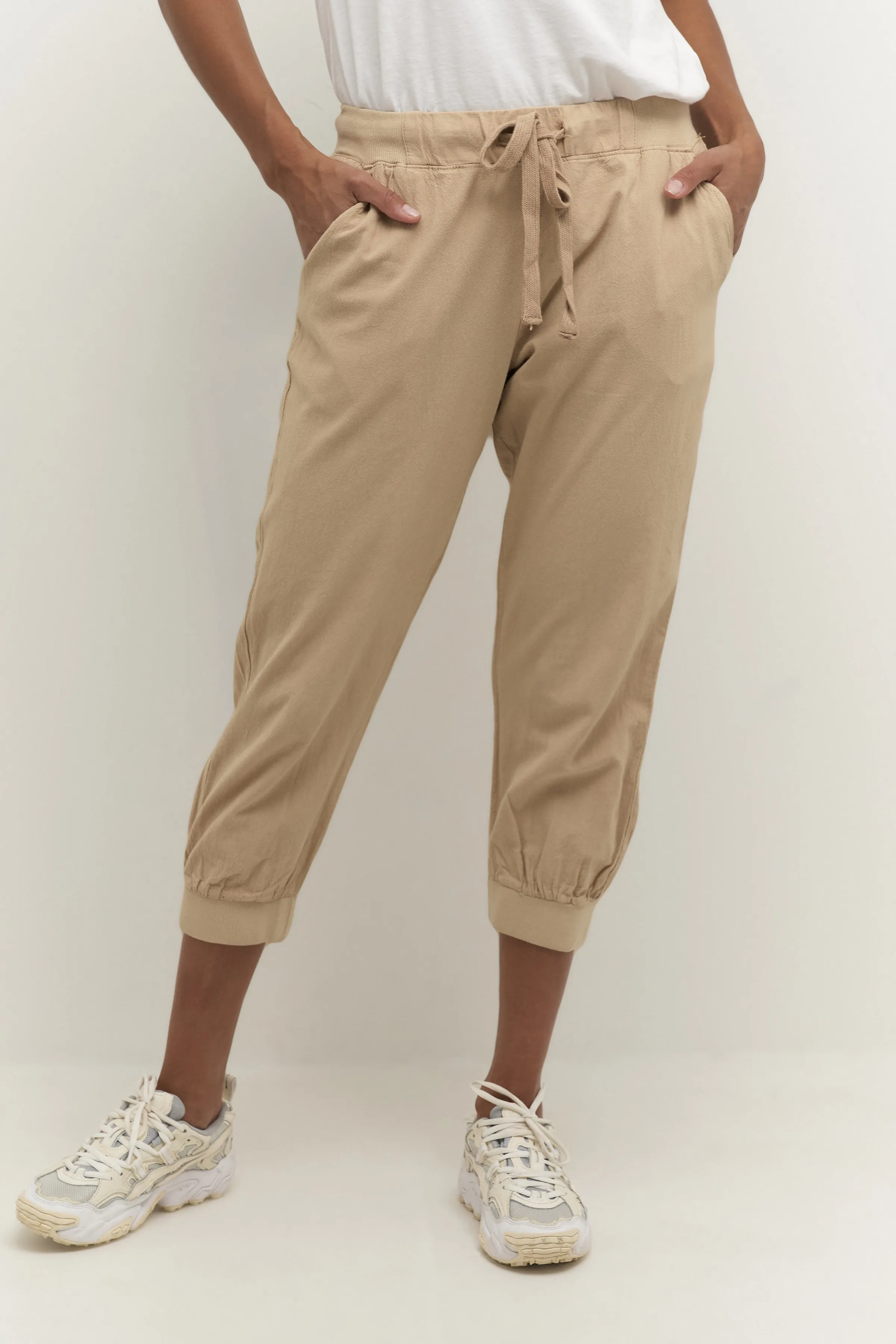 NAYA CAPRI - Shorts