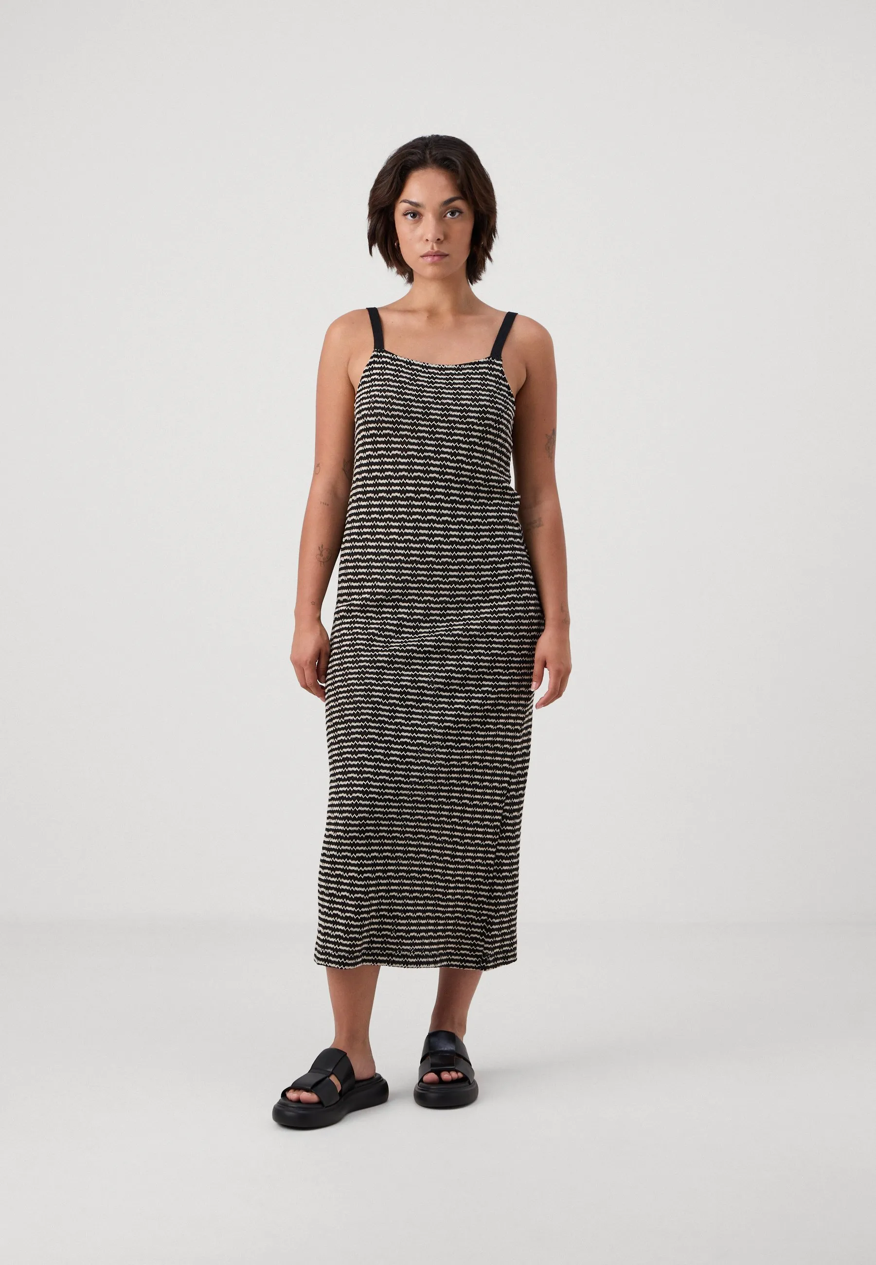 ONLTOVE DRESS - Abito in maglia