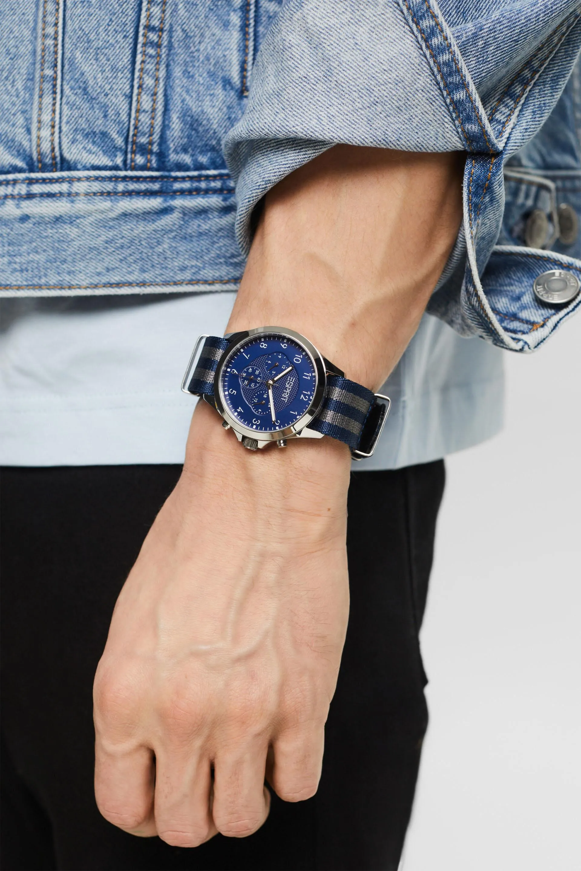 Orologio in acciaio con cinturino in tessuto