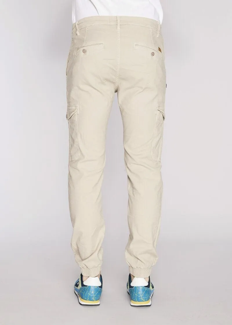 Pantaloni cargo con elastico al fondo
