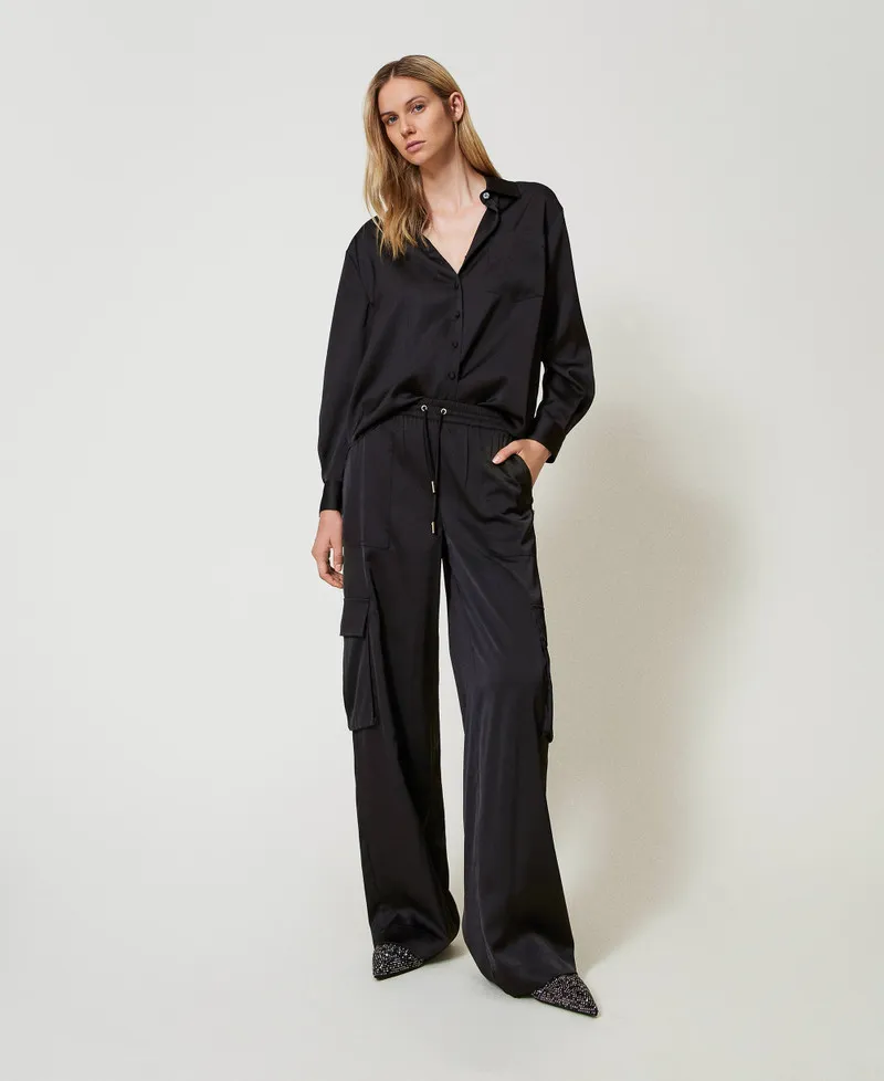 Pantaloni cargo in raso