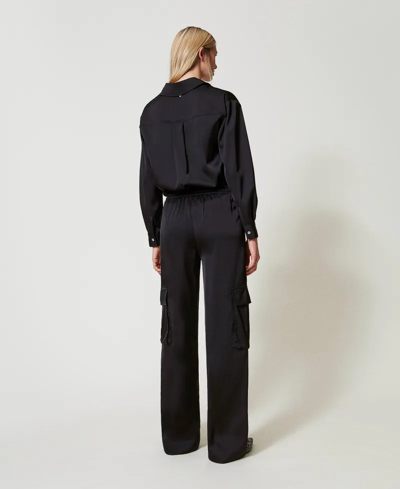 Pantaloni cargo in raso