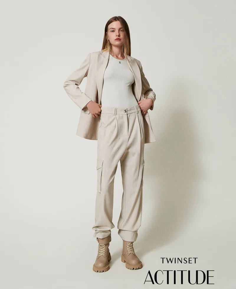 Pantaloni cargo MYFO con ricamo