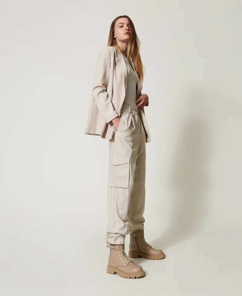 Pantaloni cargo MYFO con ricamo