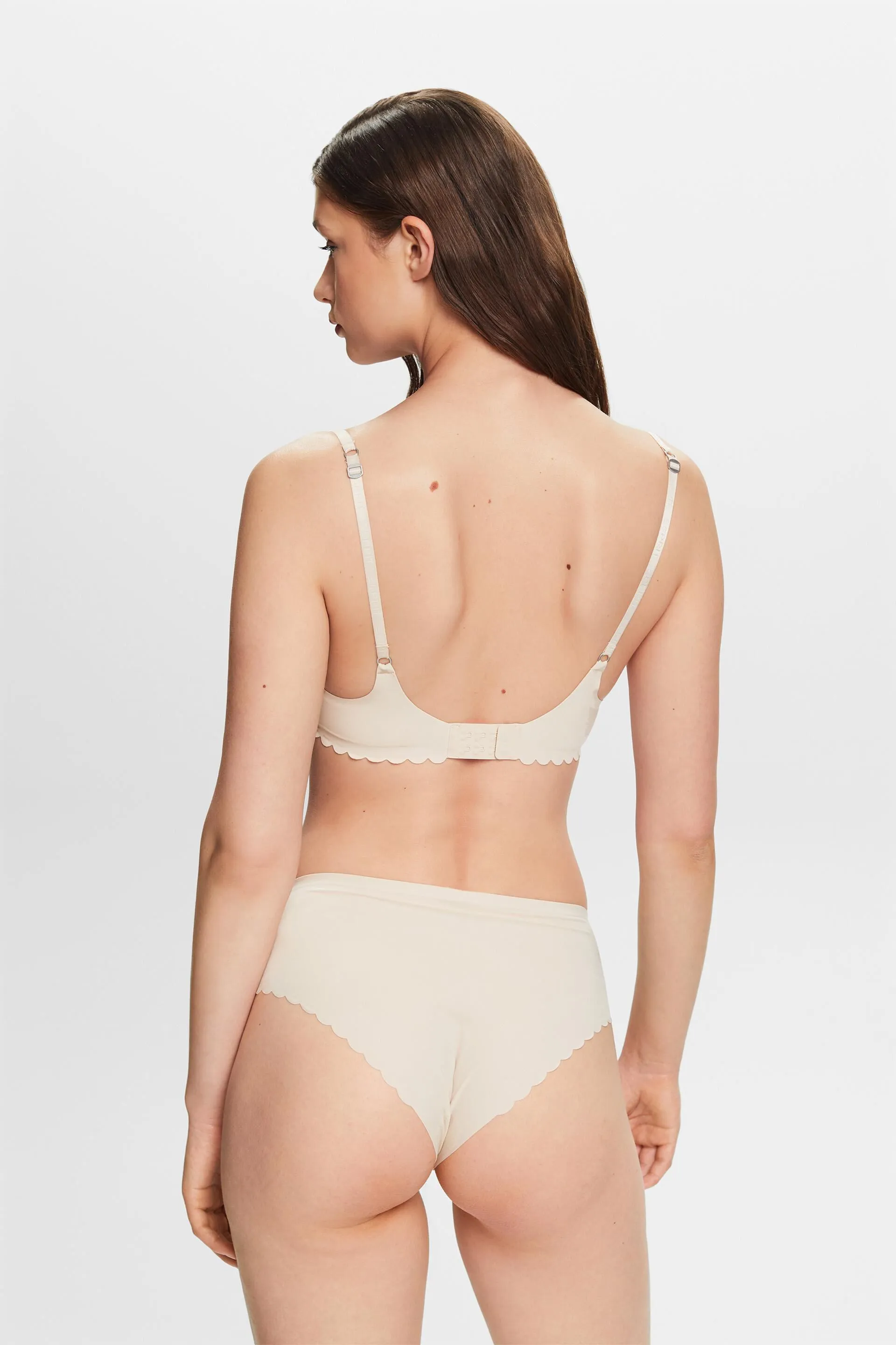 Reggiseno imbottito con ferretto e bordini smerlati